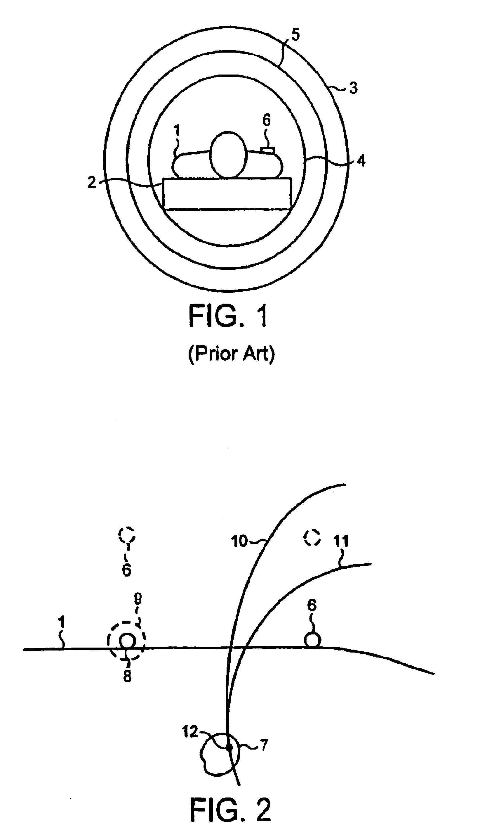 Magnetic resonance apparatus including an rf magnetic flux guiding structure for improving the signal-to-noise ratio