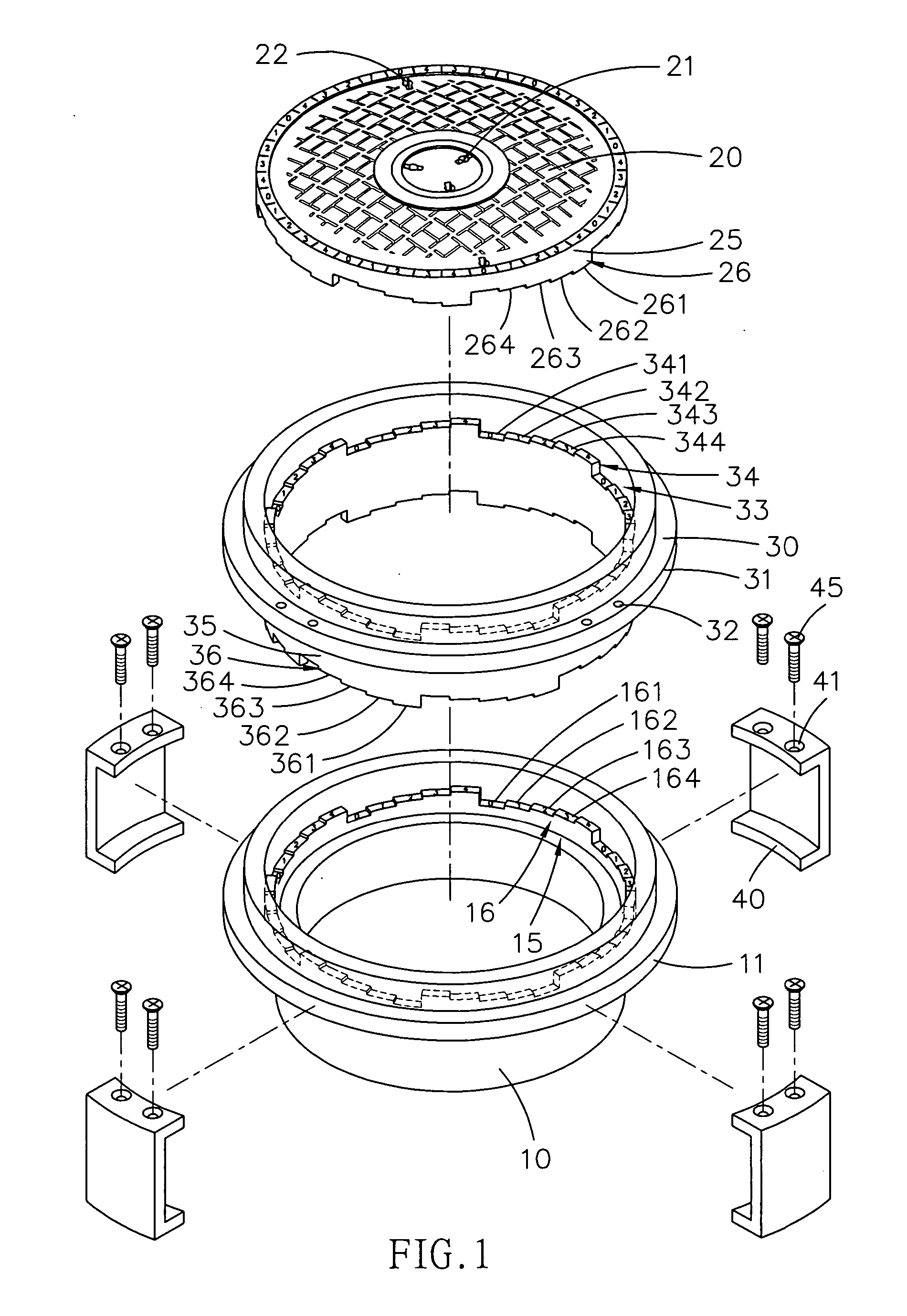 Covering apparatus for opening of underground pipeline or box