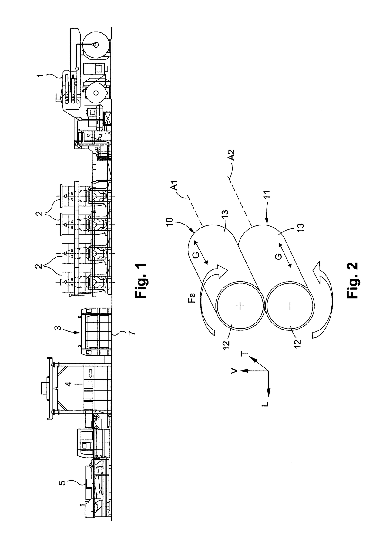 Tool-holder head, transport carriage and methods for mounting and removing a tool for a unit for converting a flat substrate