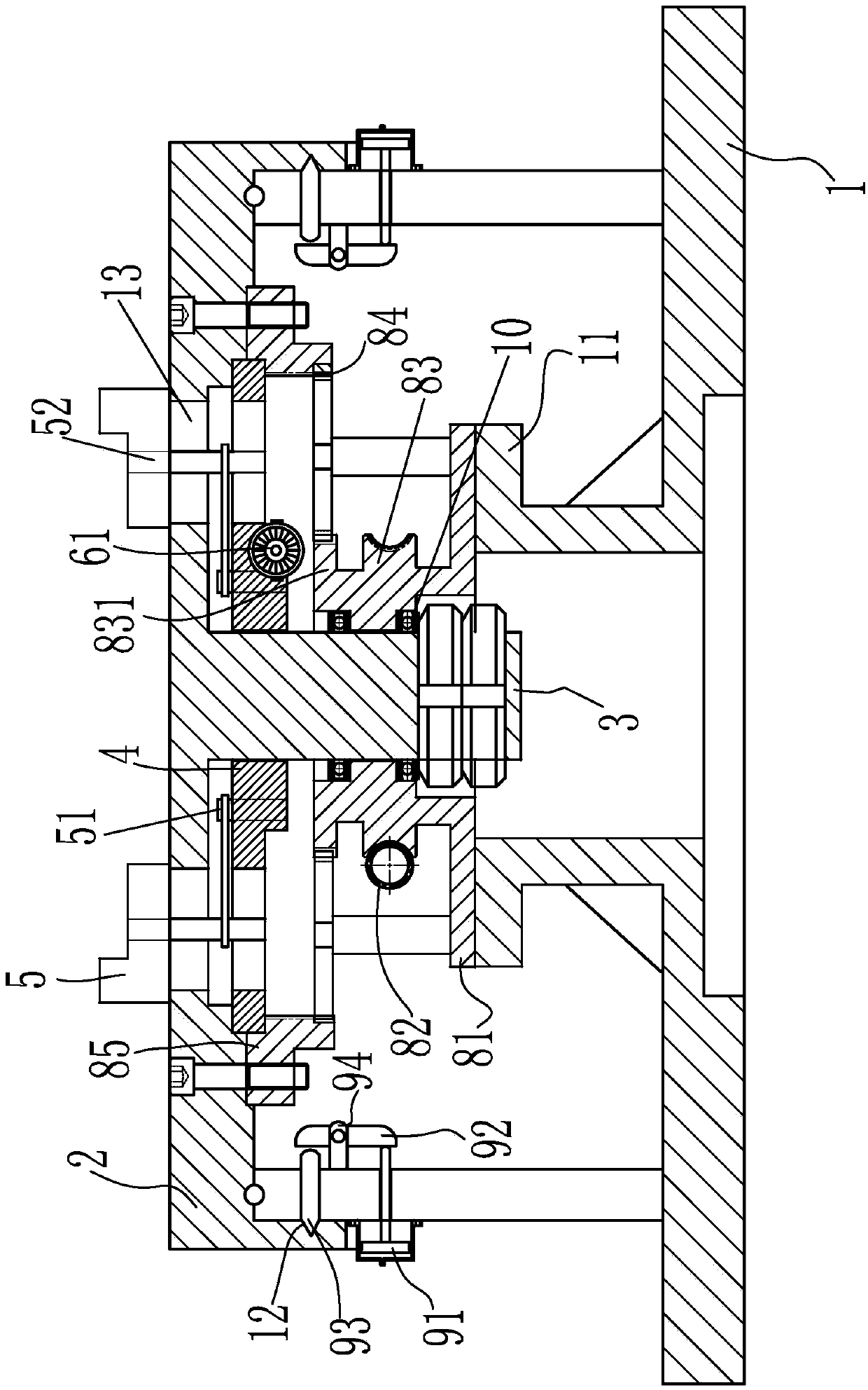 Self-centering clamping device of drill press workpiece