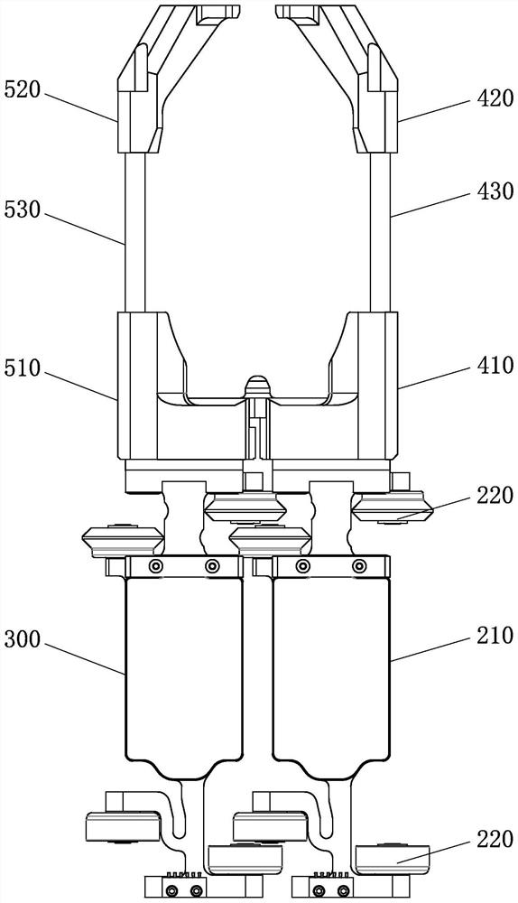 Bottled product conveying device