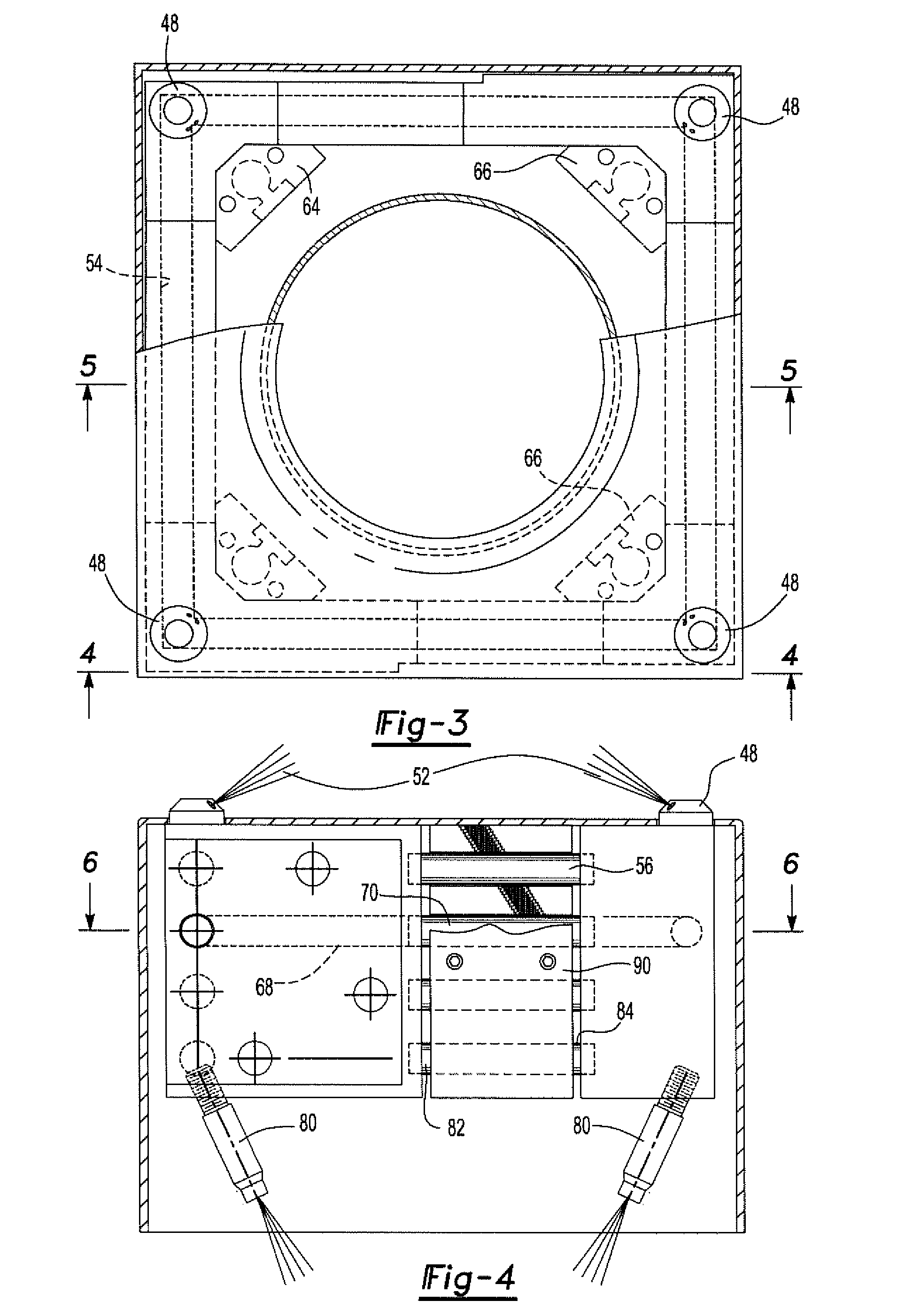 Apparatus for non-contact cleaning a paint spray tip