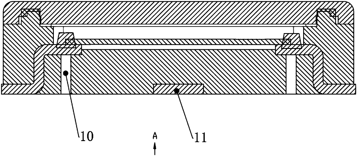 Plastic-packaged quartz crystal resonator shell and preparation method thereof