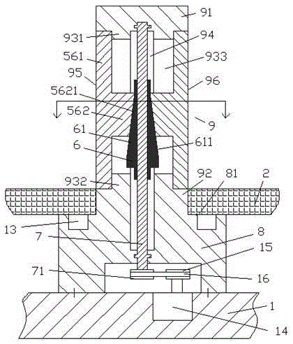 Fixing column device used for PCB, driven by chain and provided with elastic ejection piece