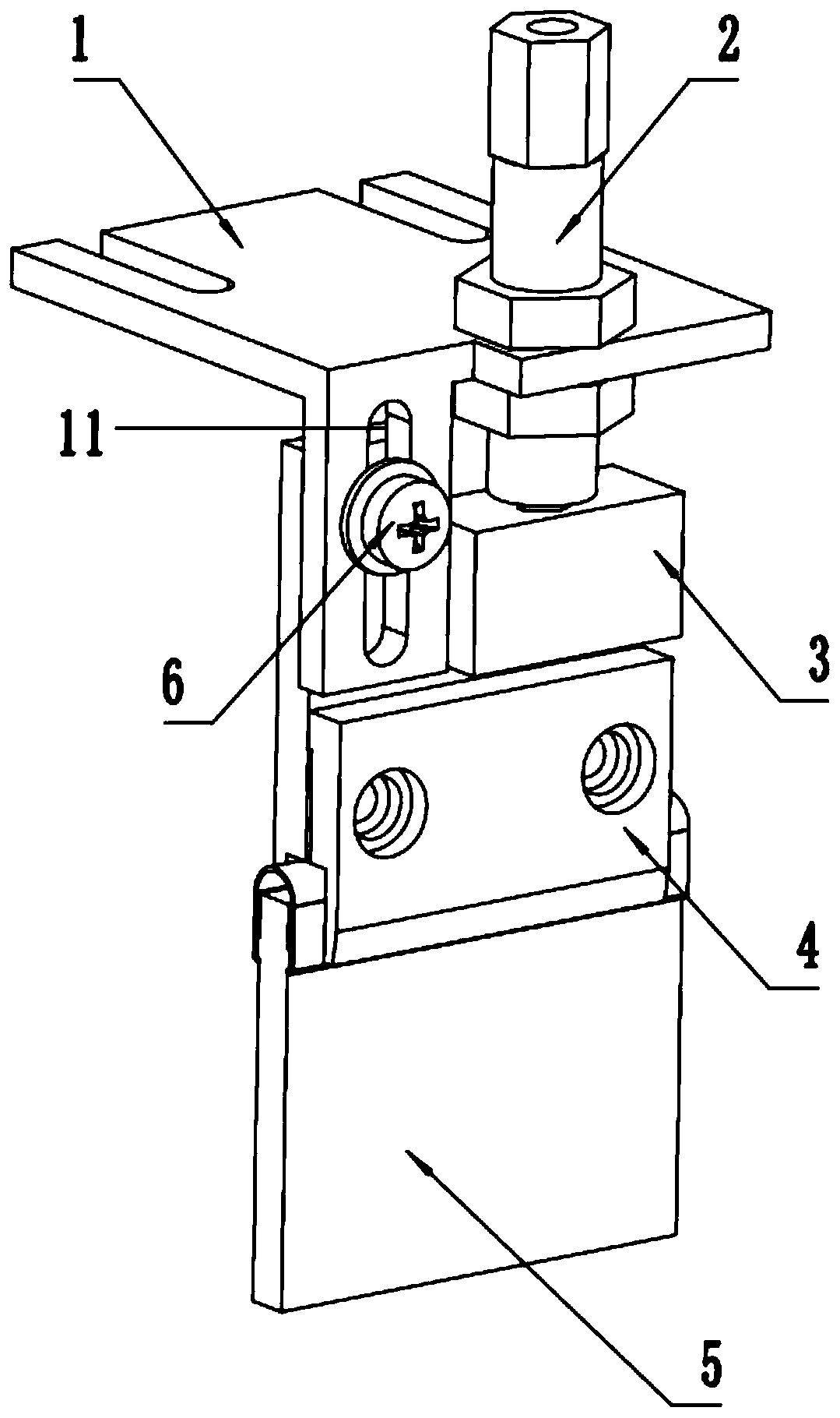 Yarn pressing device of flat knitting machine