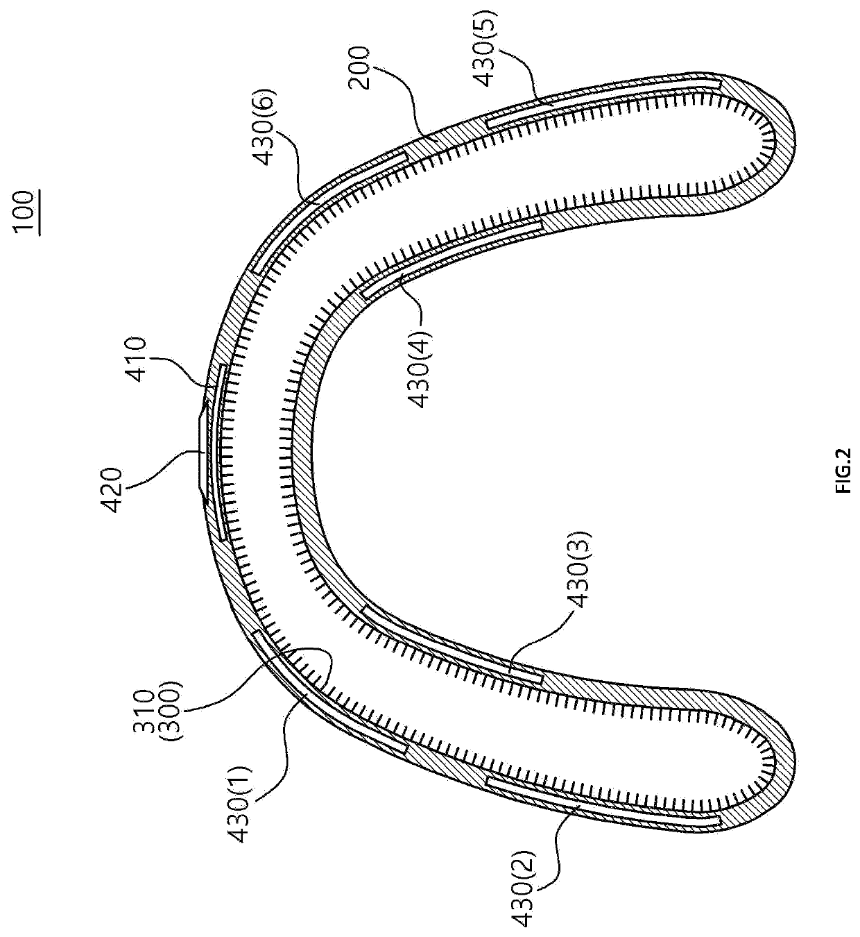 Periodontal pocket cleaning device for cleaning periodontal pockets by being inserted into periodontal pocket formed at boundary between teeth and gums, and method for manufacturing periodontal pocket cleaning device