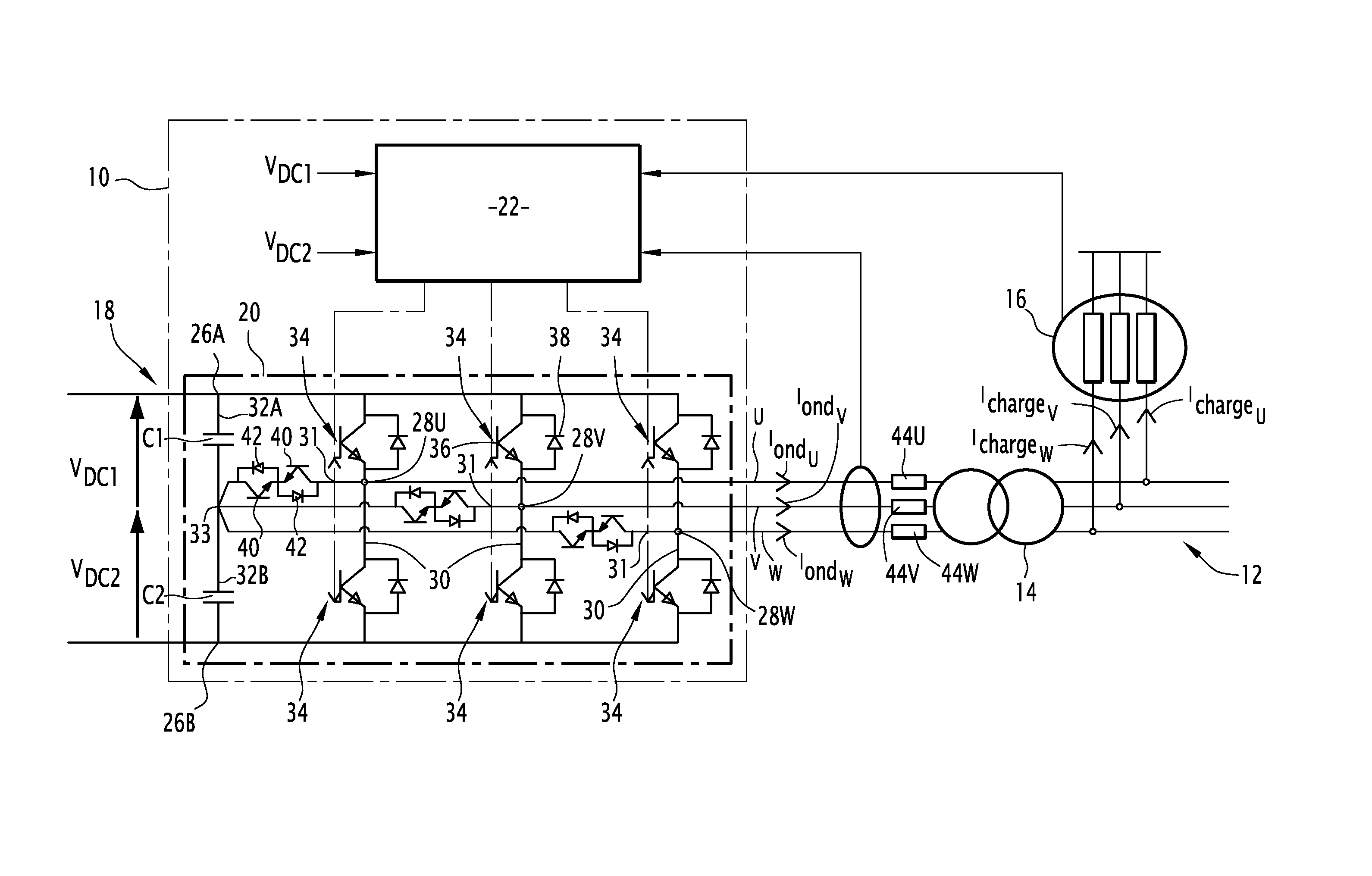 Reactive energy compensator and associated method for balancing half-bus voltages