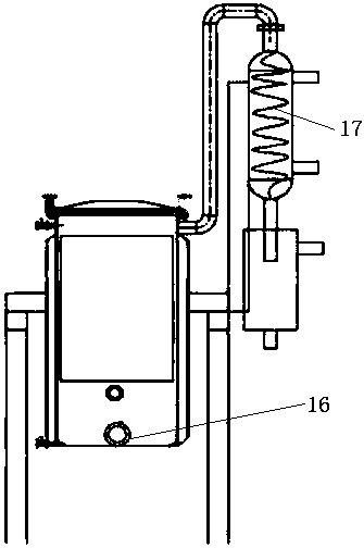 Automatic separation device for improving yield of Chinese Eaglewood essential oil, and process method thereof