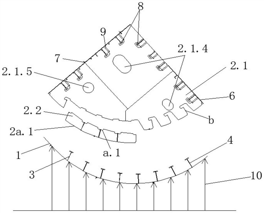Container ship bilge-to-circle segmented structure and segmented construction method thereof