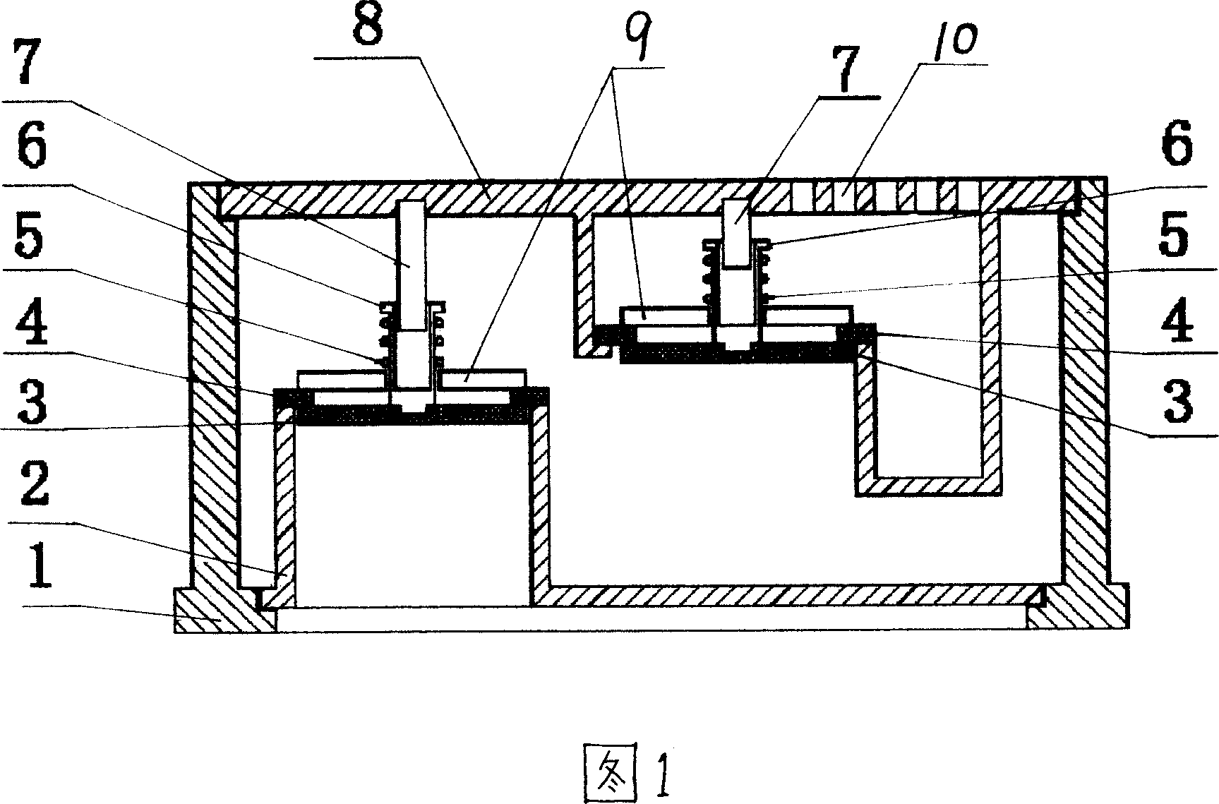 Breathing thermal-insulating device for vent shaft