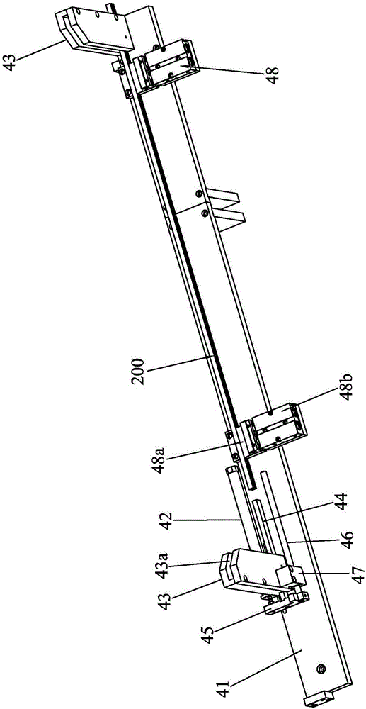 Automatic pipe feeding device and automatic pipe cutter