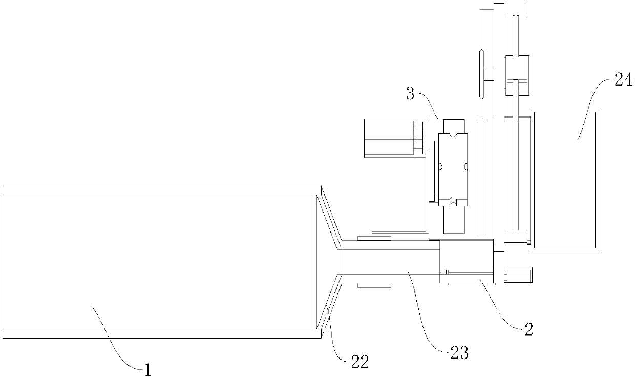 Automatic slitting device for pecans