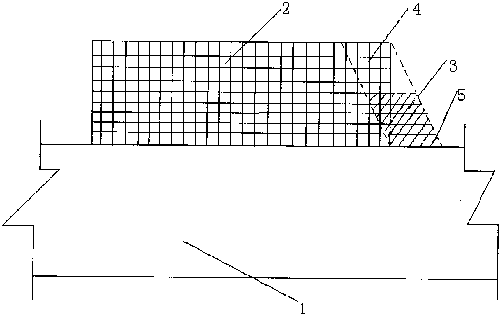 Construction method for opening off small-section underground chamber of coal mine rock roadway into large-section underground chamber