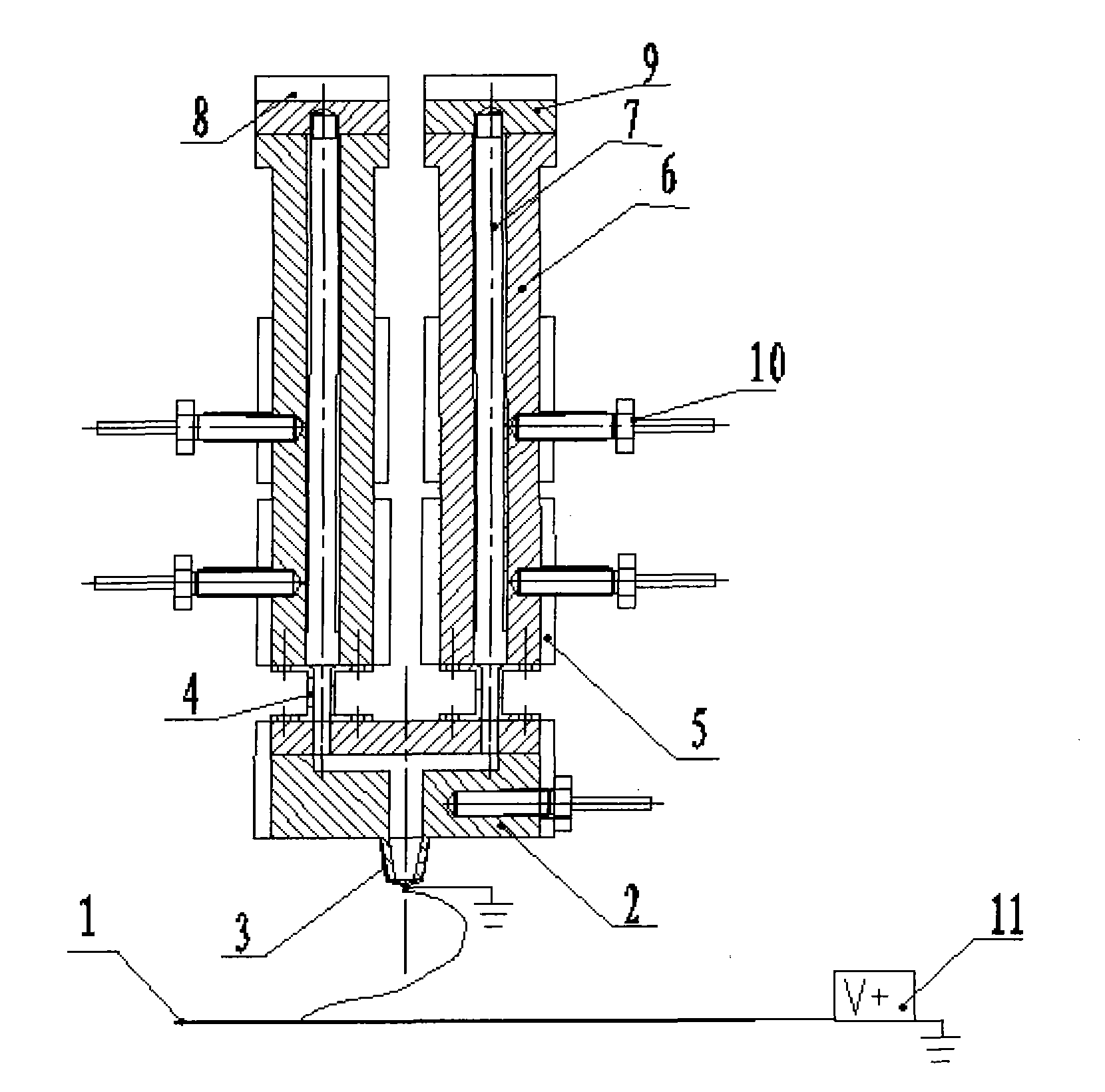 Device for producing composite fibers through melt-electrospinning