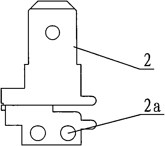 Fixing manner of elastic piece and inserting piece of relay