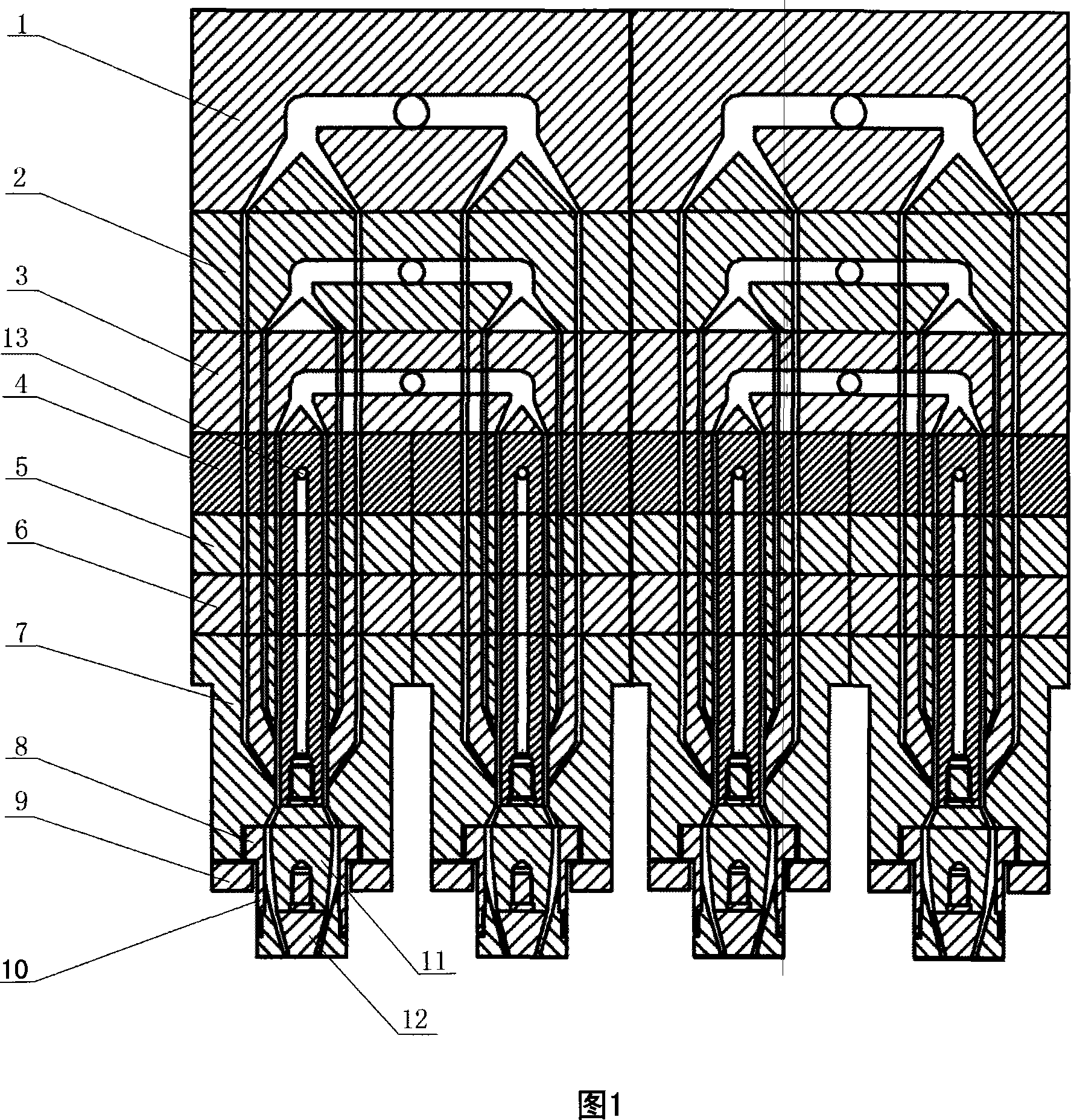 Blow-moulding device for composite plastic bottle and method for manufacturing composite plastic bottle