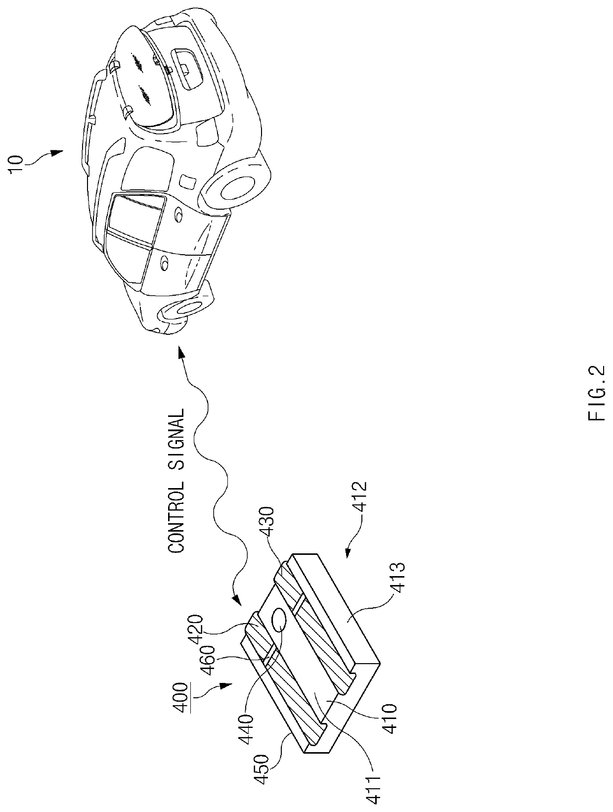 Electronic device including antenna using conductive member included in housing