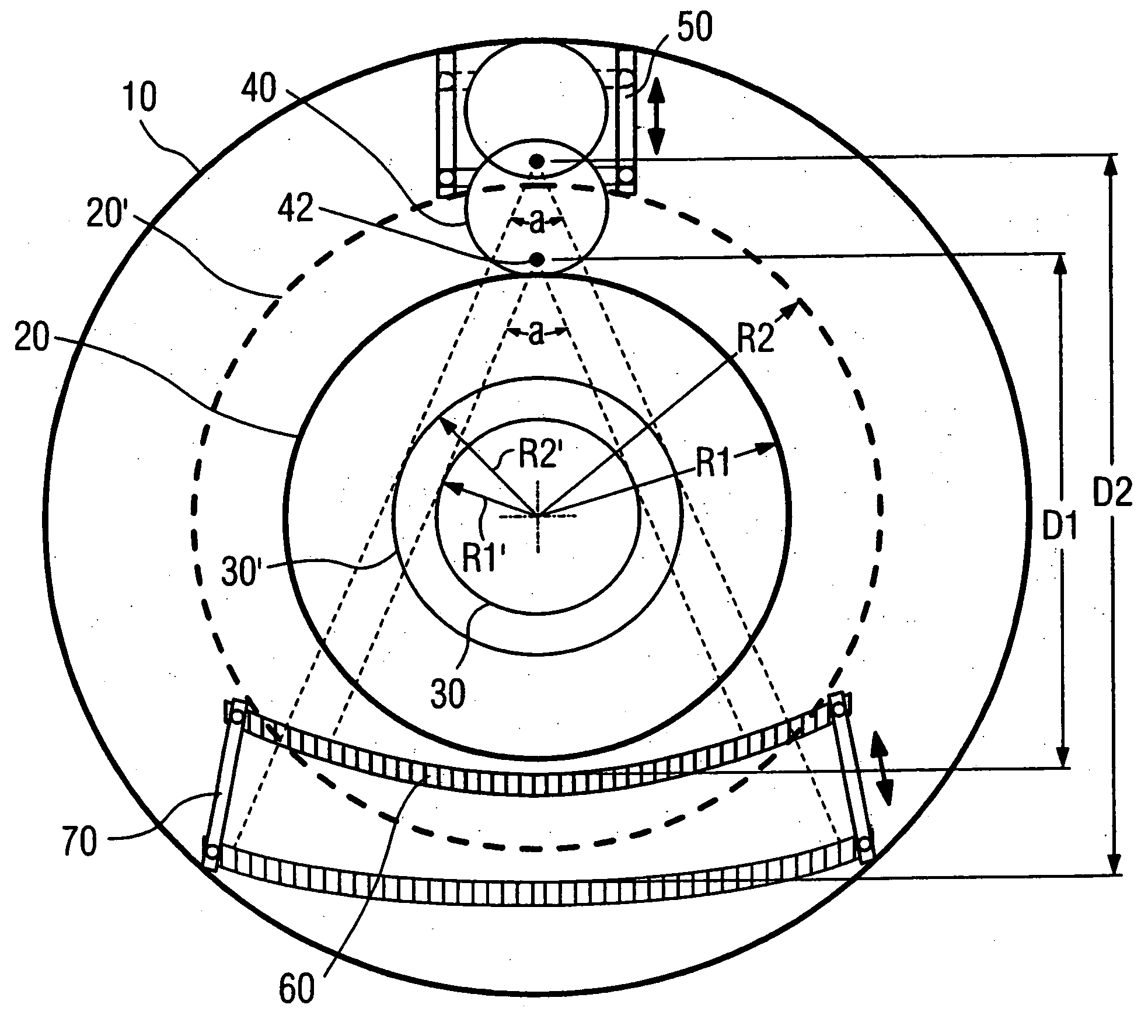 Computed tomography system with adjustable focal spot-to-detector distance