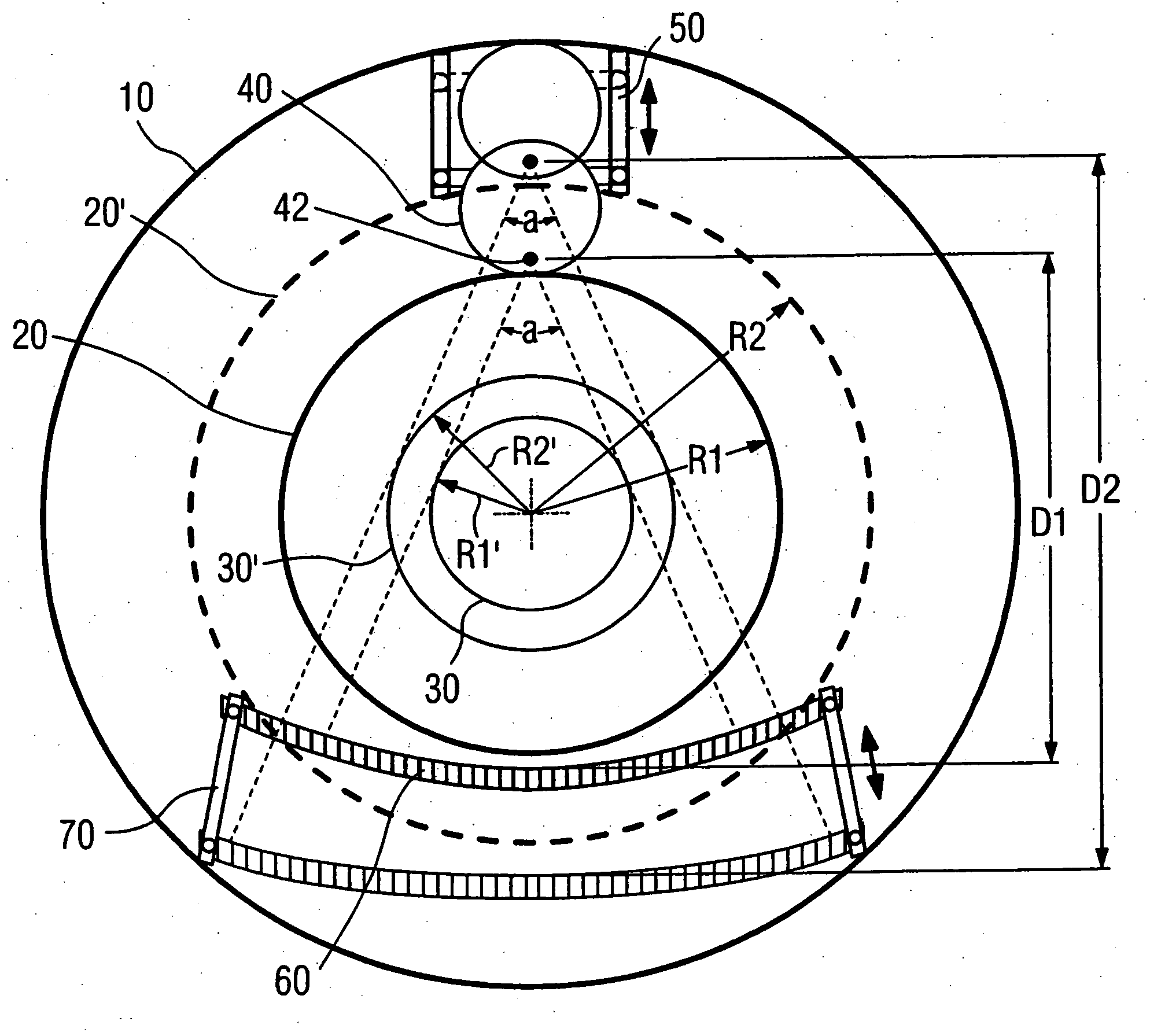 Computed tomography system with adjustable focal spot-to-detector distance