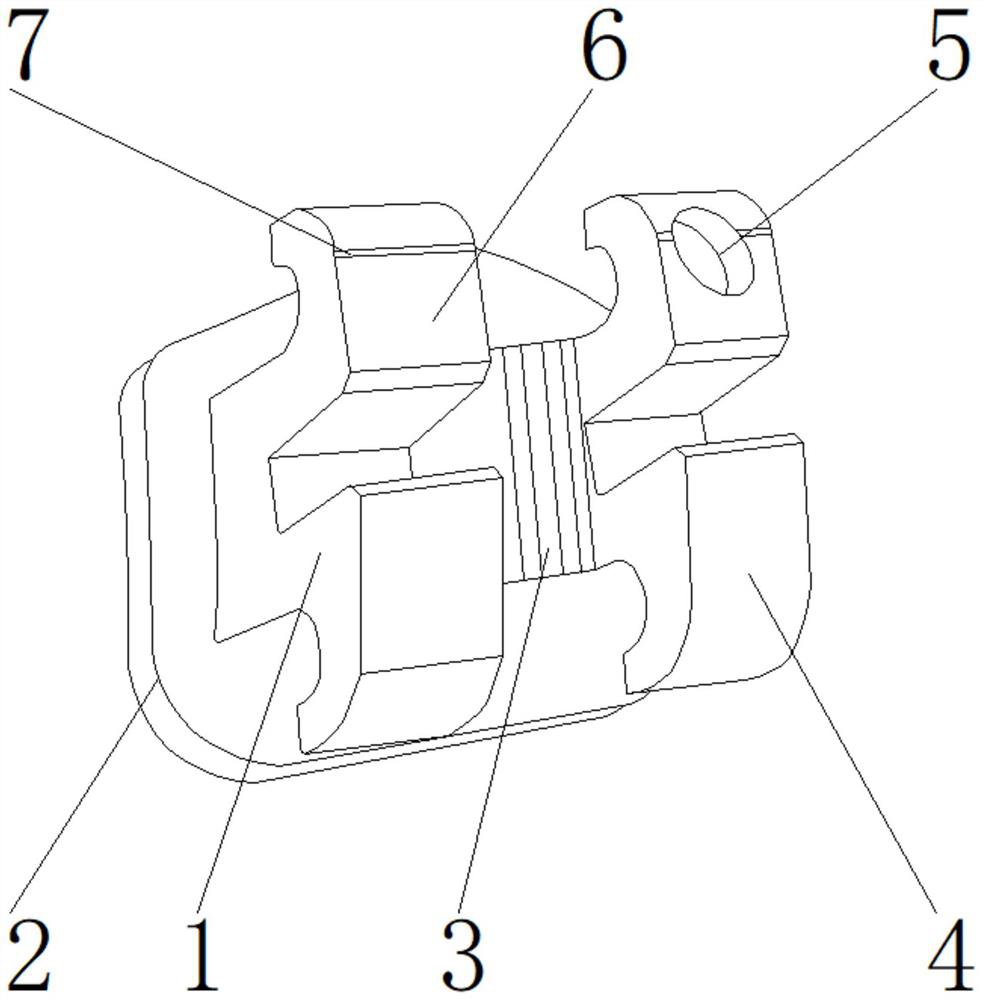 Active and passive integrated self-ligating bracket