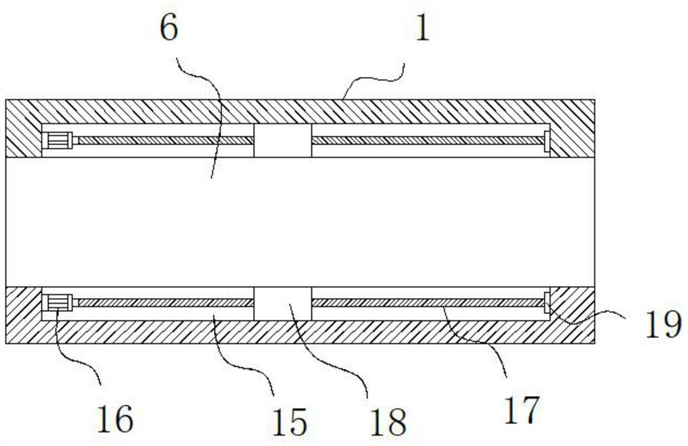 Bending device for producing composite wear-resistant lining plate