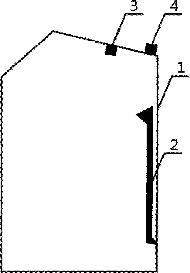 Self-cleaning water tank structure