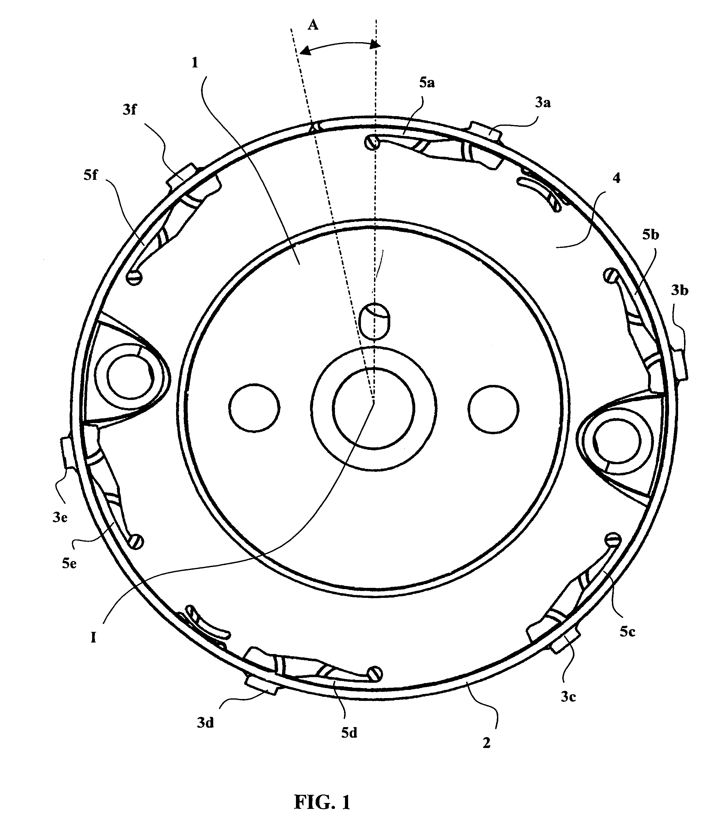 Device with retractable anti-roll means, and use thereof in wire dispensing reels