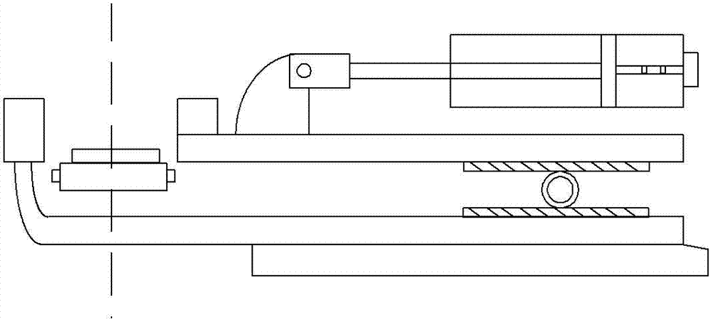 Metal sheet machining centering device and metal sheet machining centering method