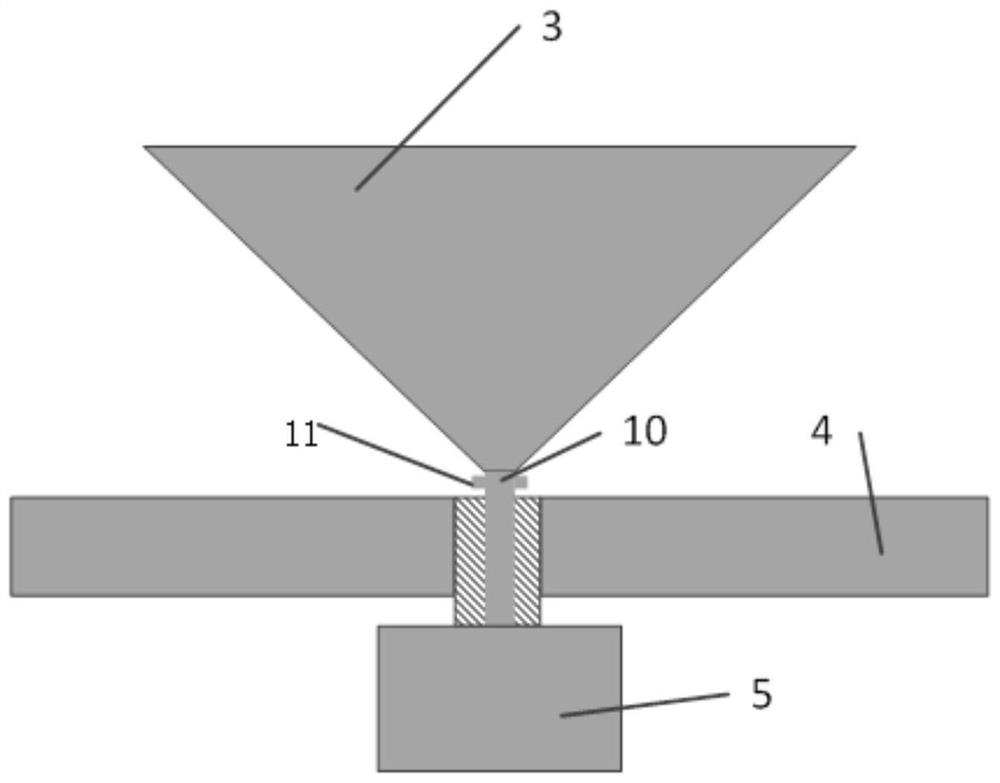 A Generating Device of Small Reflection Broadband Standard Field