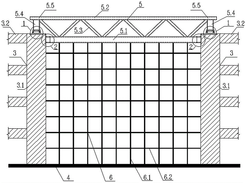 Dragline curtain wall support system with steel truss at top and construction method thereof