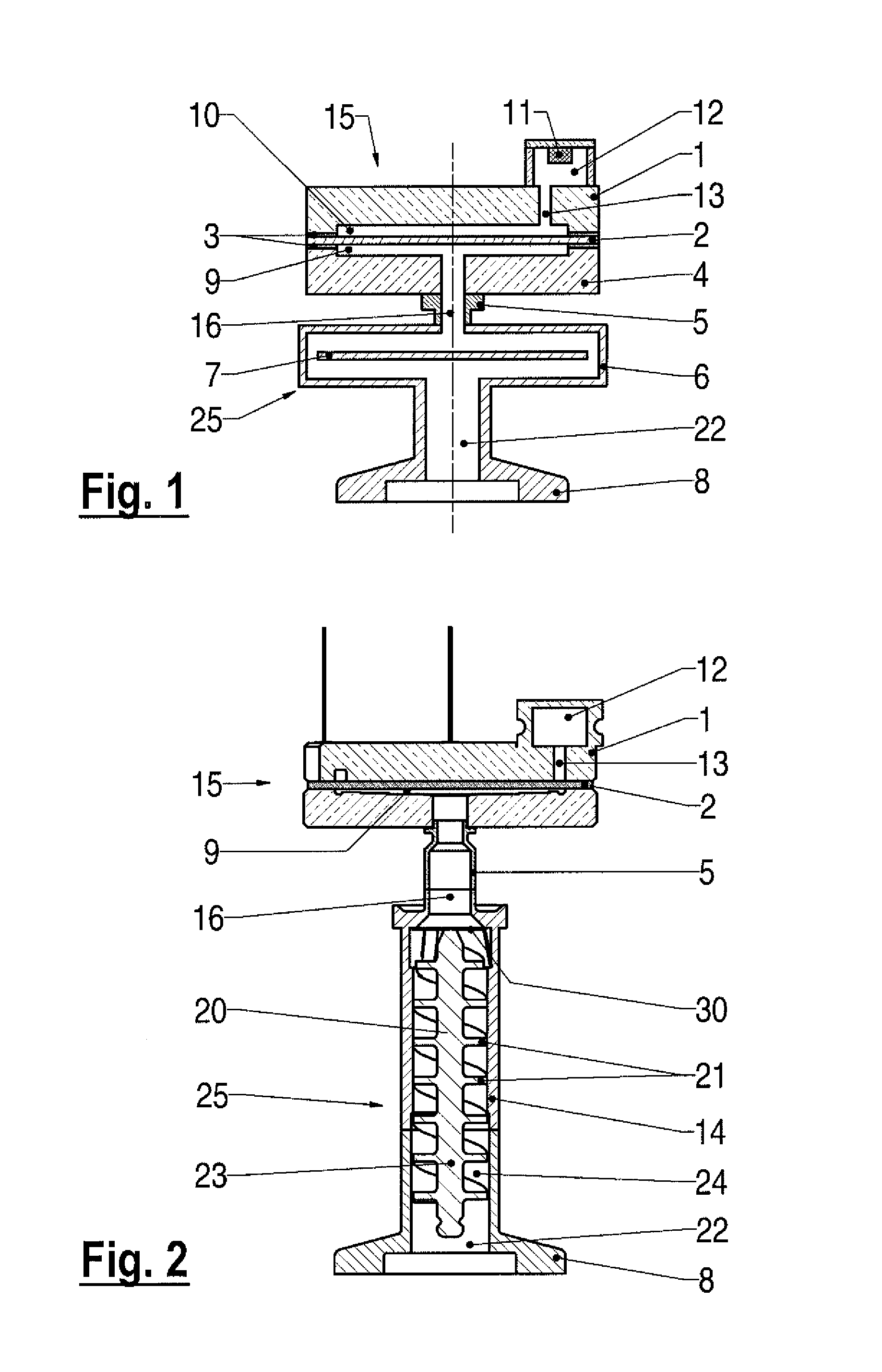 Shield arrangement for a vacuum cell