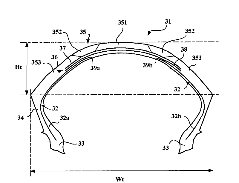 Vehicle tyre comprising an interrupted carcass reinforcement and a tread consisting of a plurality of compunds