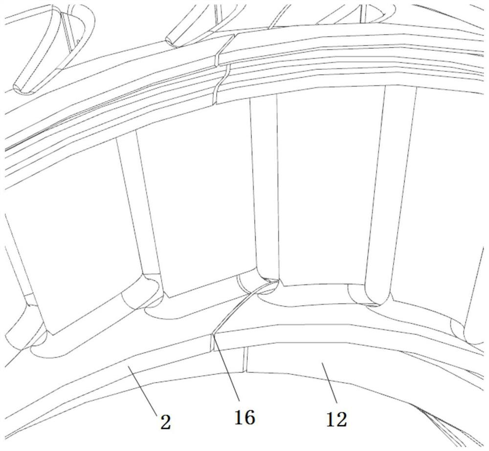 Aircraft engine turbine disc cavity gas collecting and flow guiding structure