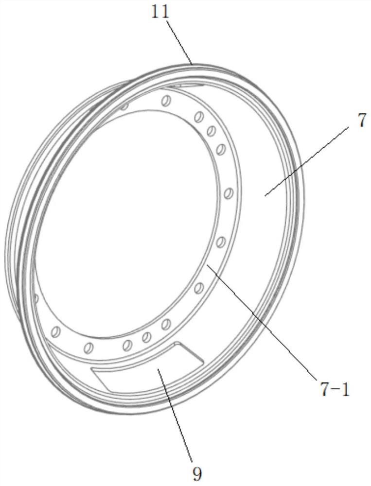 Aircraft engine turbine disc cavity gas collecting and flow guiding structure