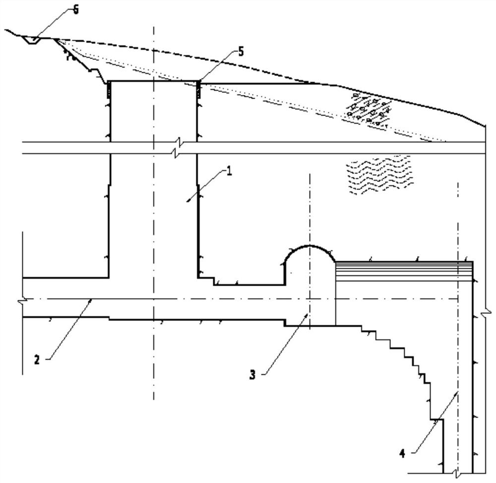 Construction method for rapidly expanding and excavating large-section surge shaft through one-time drilling and blasting of ultra-deep hole