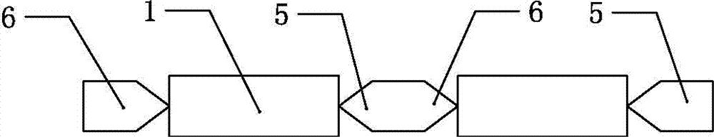 Reel centering device for non-woven fabrics