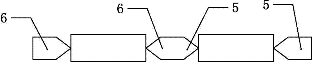 Reel centering device for non-woven fabrics