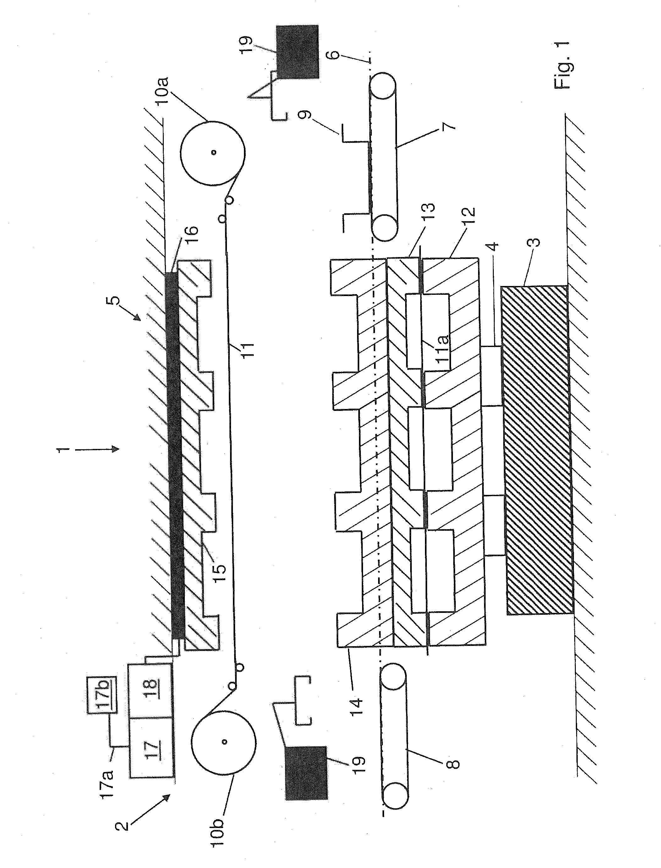 Sealing station and method for its operation