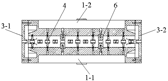 Mechanical structure of high-frequency electric focusing ion accelerating device and assembling method thereof