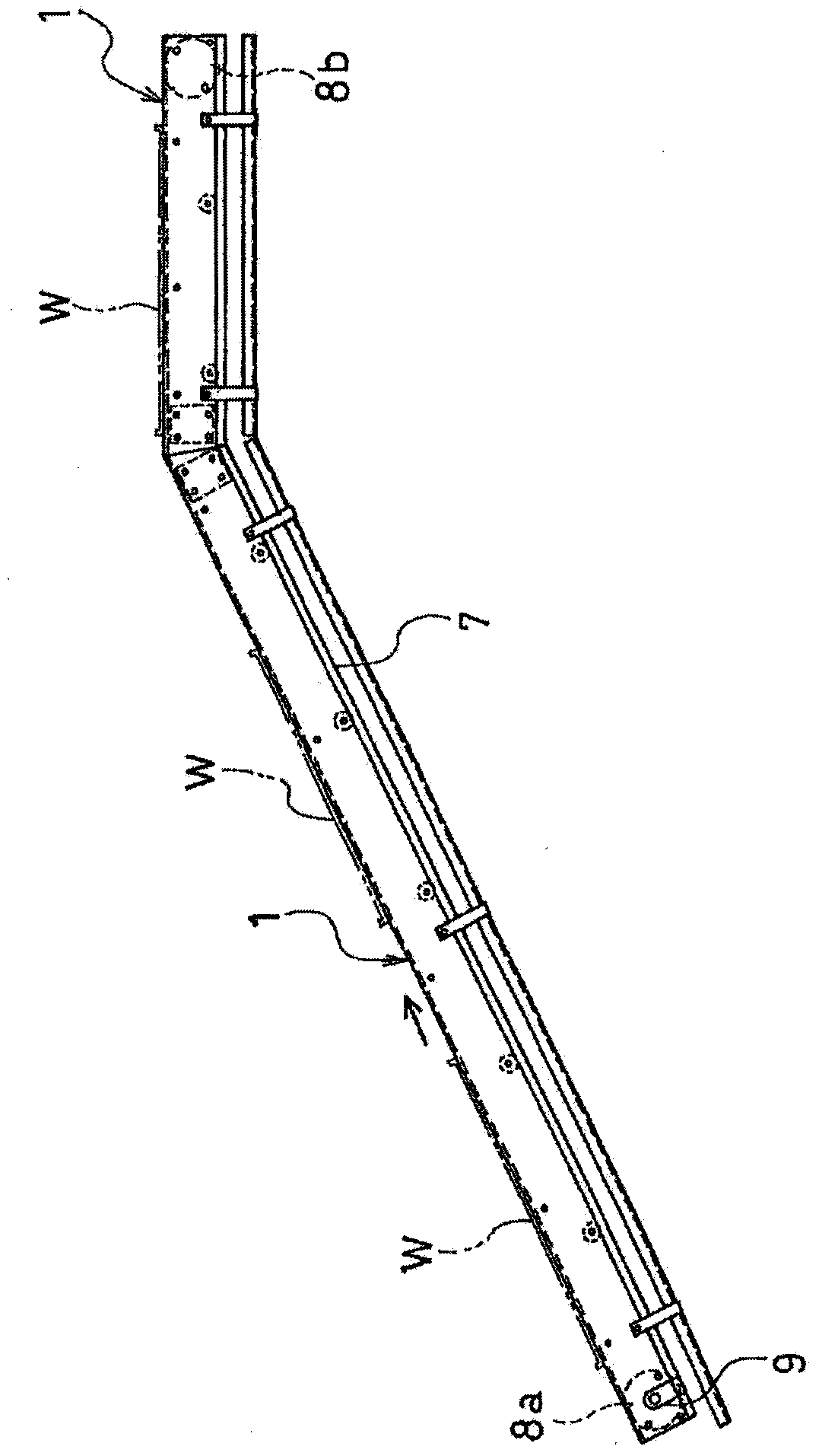Plastic chain conveyor with magnet connecting pins