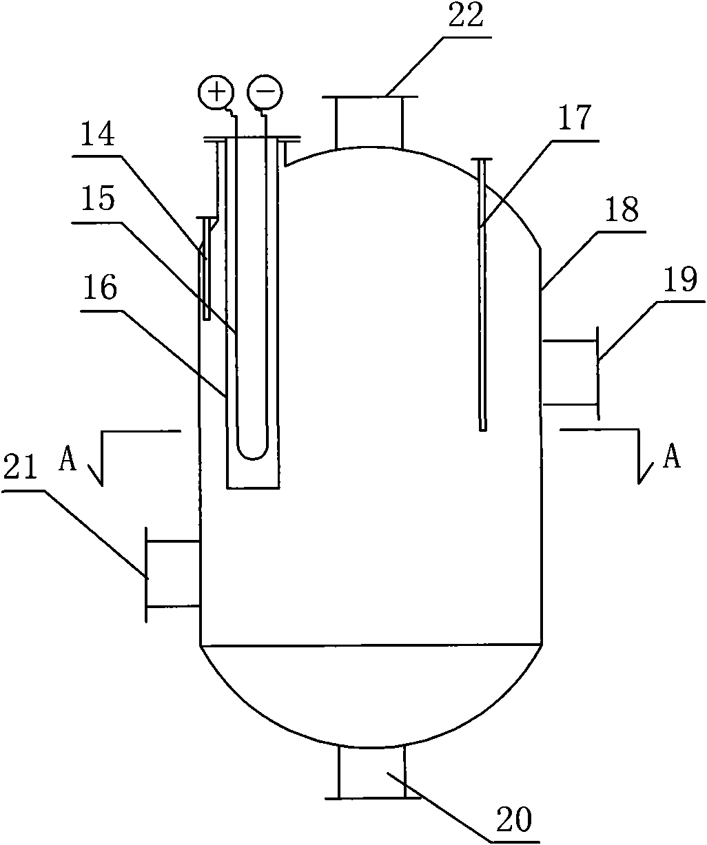 Rapidly heating distillation device in titanium tetrachloride refining process