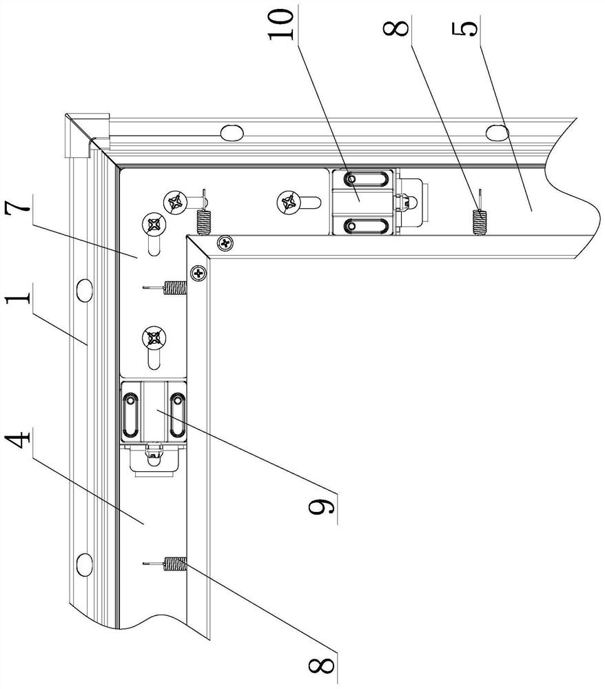 Mounting mechanism for light-resistant curtain