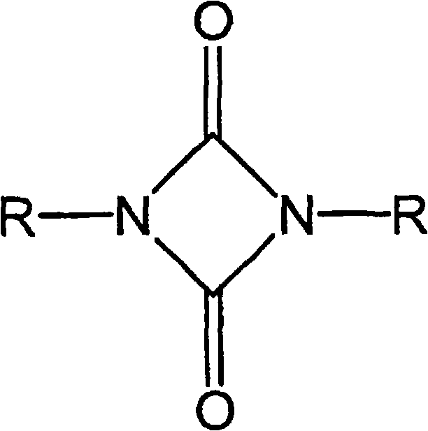 Highly crosslinkable low-viscosity polyisocyanate composition and coating composition containing same