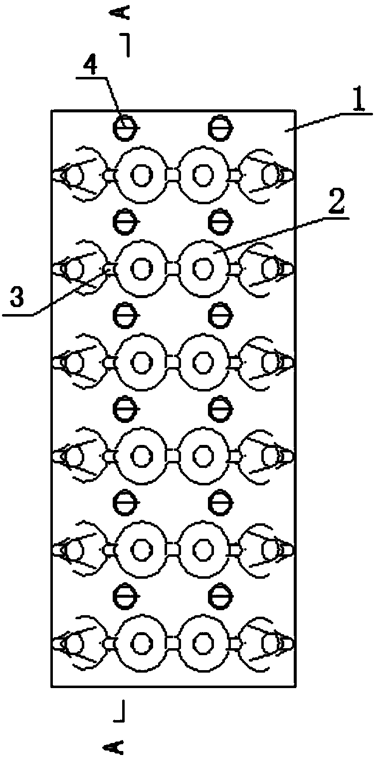 Arc-shaped toothed plate with large and small teeth on toothed roll crusher