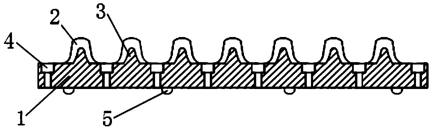 Arc-shaped toothed plate with large and small teeth on toothed roll crusher