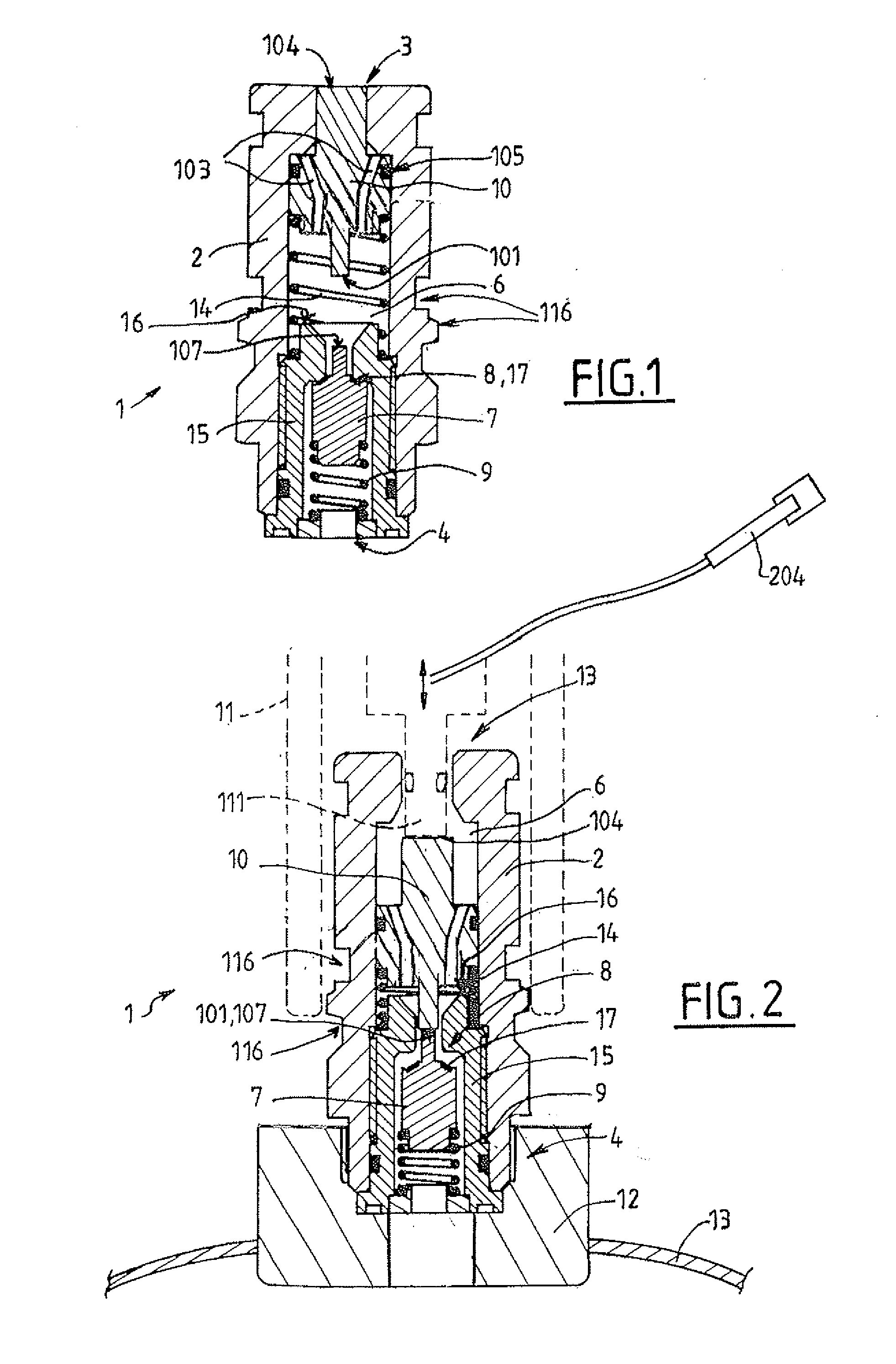 Filler coupling and corresponding receptacle and filling method