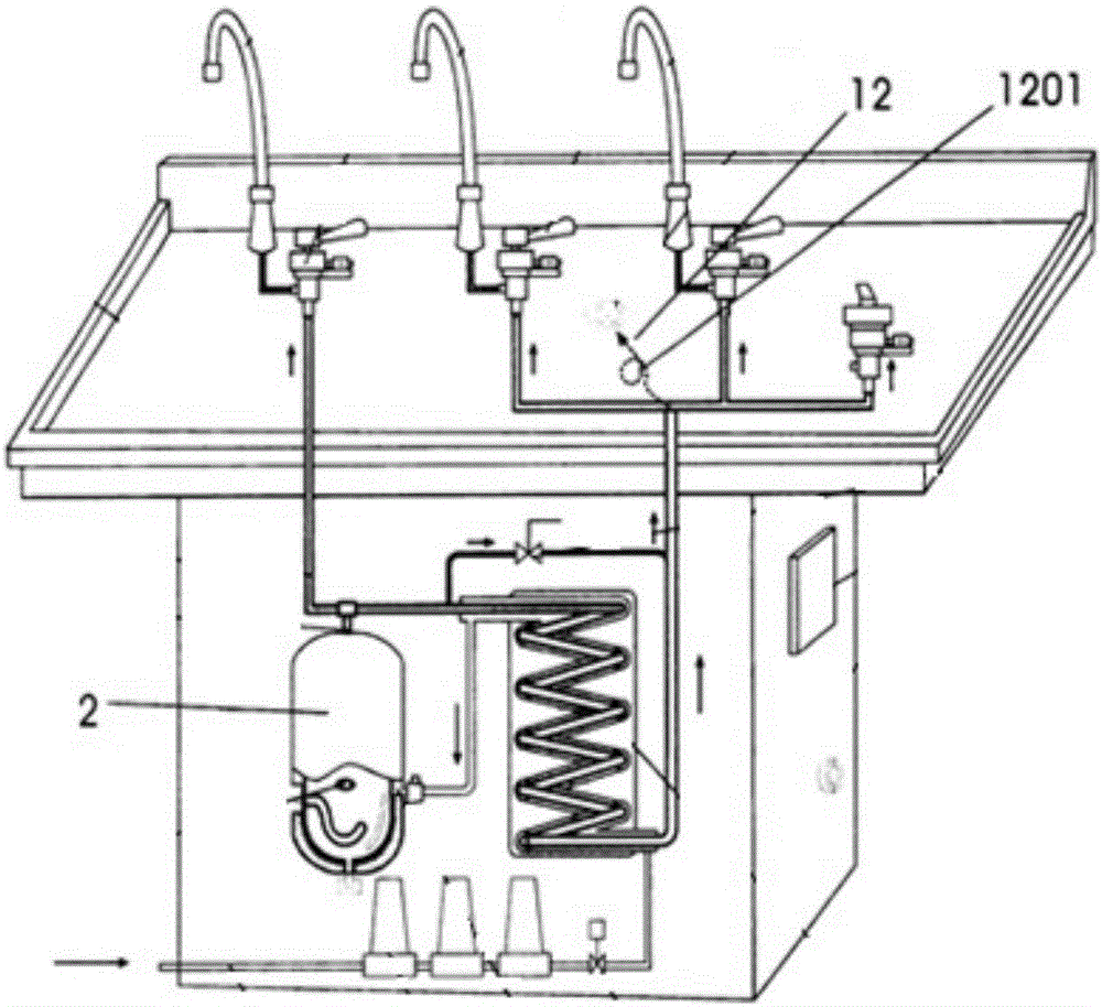 Drinking machine with zero-pressure hot tank and method for controlling drinking machine