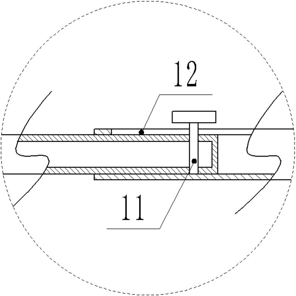 Lightened garden pneumatic saw