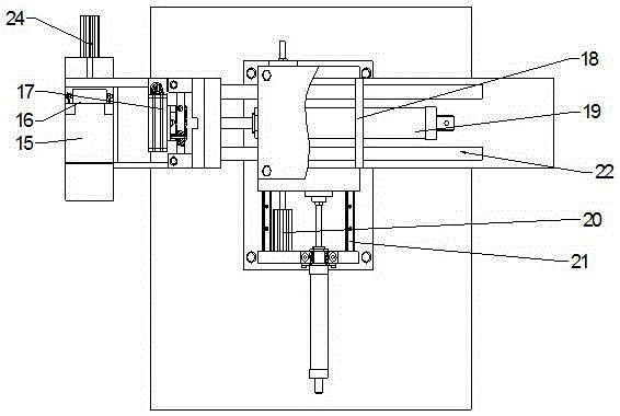 Feed and discharge robot for pipe connector