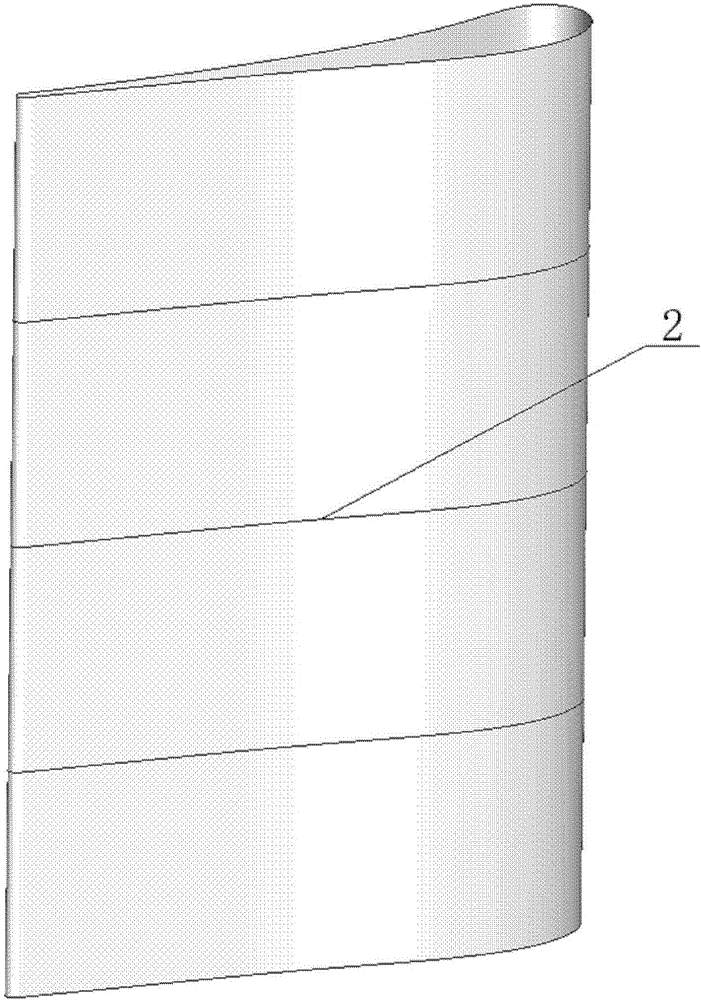 Transonic turbine blade with tapered channel and turbine using it